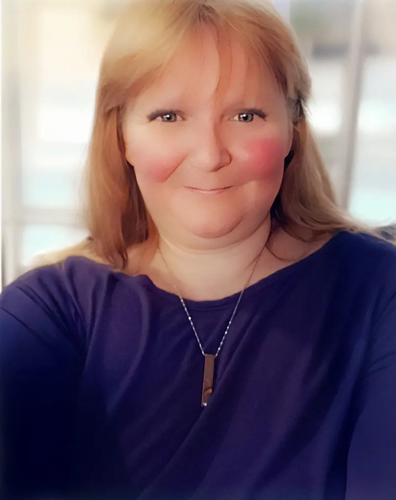Headshot photo of The Sassy Bookkeeper